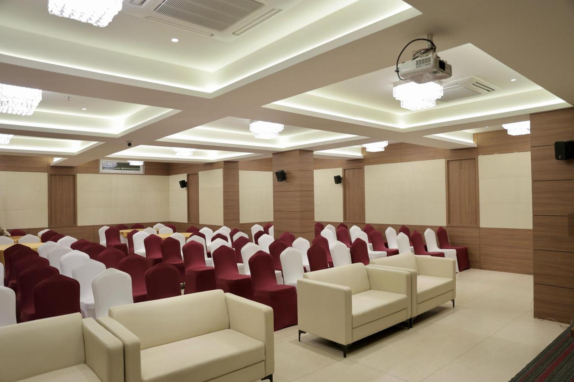 Hotel Carnival Parbhani Luaran gambar