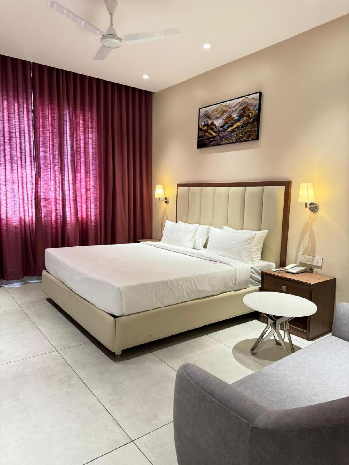 Hotel Carnival Parbhani Luaran gambar