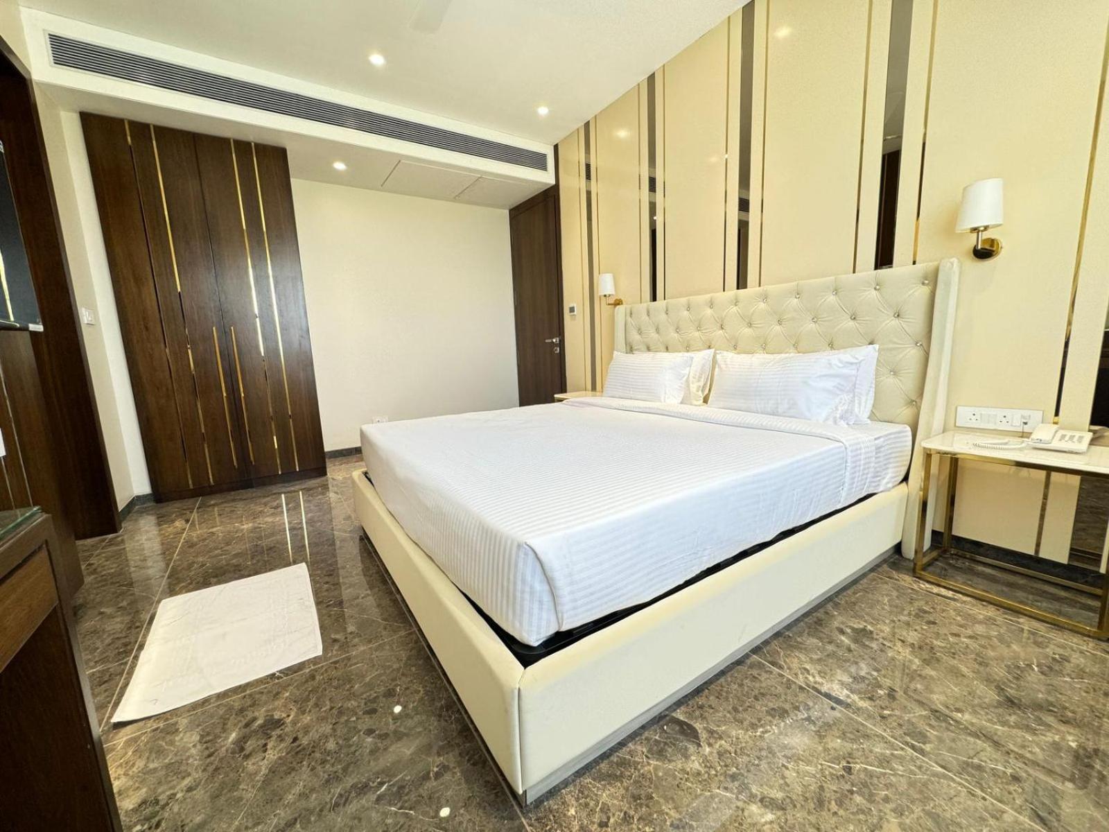 Hotel Carnival Parbhani Luaran gambar